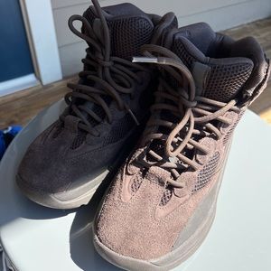 Yeezy Desert boot oil